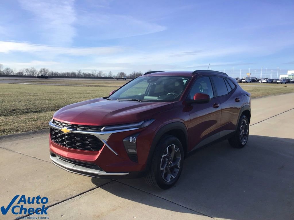 Used 2025 Chevrolet Trax LT w/ LT Convenience Package image 7