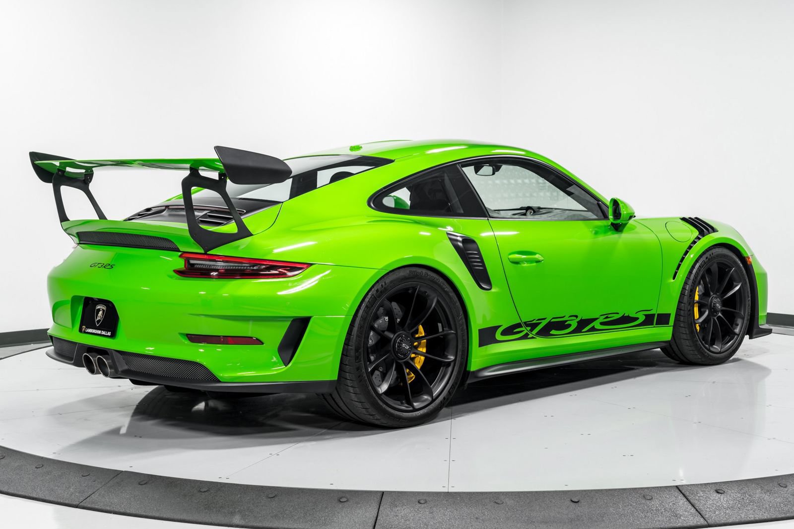 Used 2019 Porsche 911 GT3 RS RWD image 3