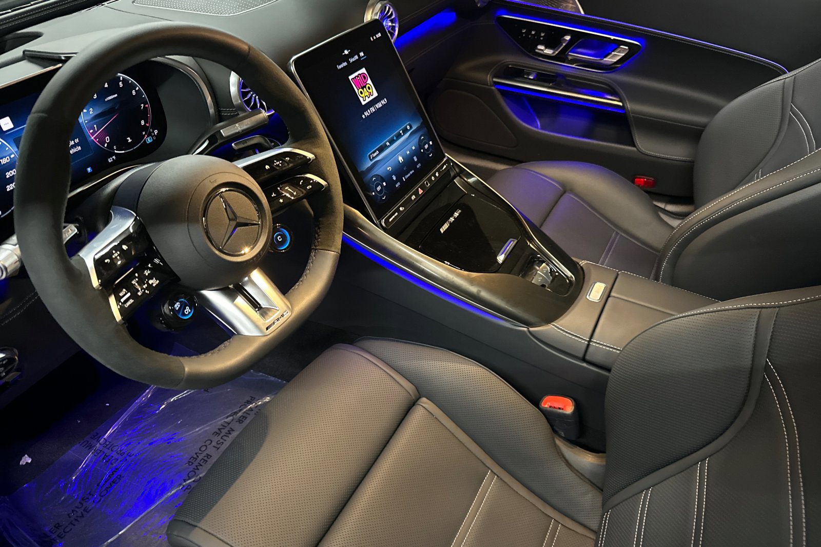 New 2026 Mercedes-Benz SL 63 AMG 4MATIC image 4