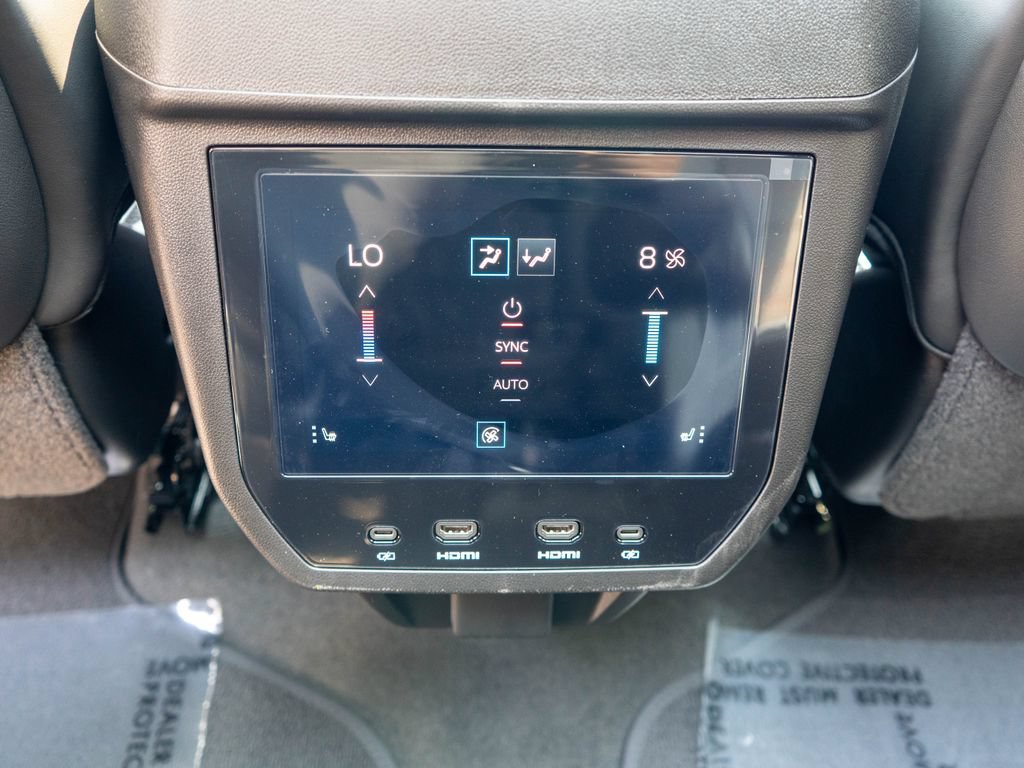New 2026 GMC Yukon AT4 Ultimate AWD/4WD image 16