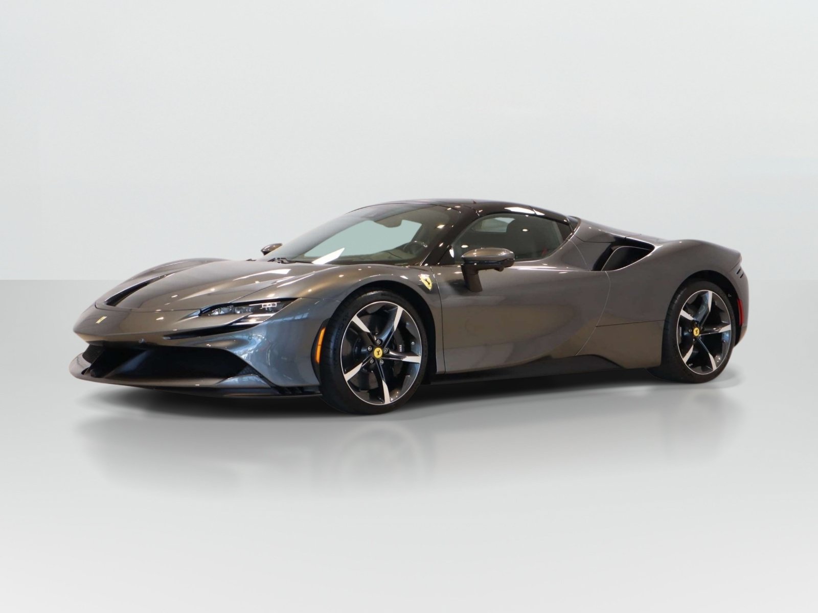 Used 2025 Ferrari SF90 Spider AWD/4WD image 40