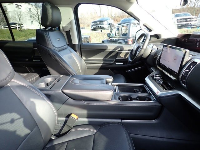 Used 2025 Ford Expedition Max Platinum image 10