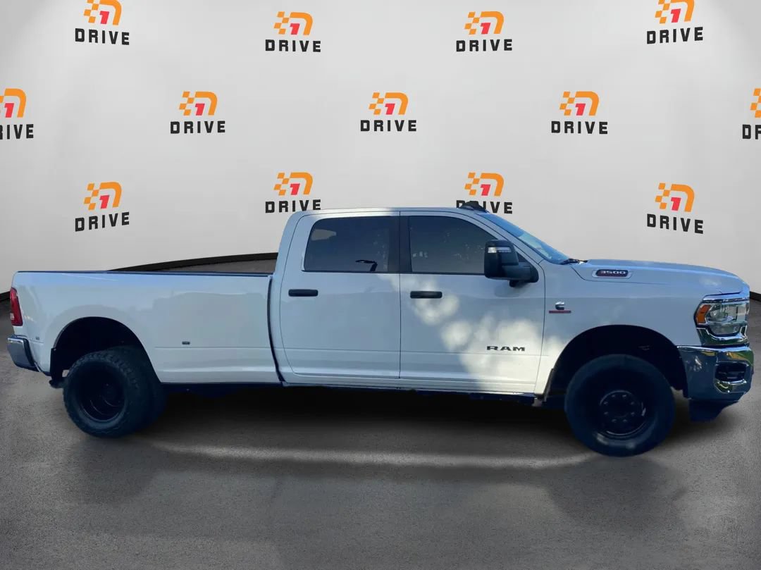 Used 2024 RAM 3500 Big Horn w/ Towing Technology Group AWD/4WD image 4