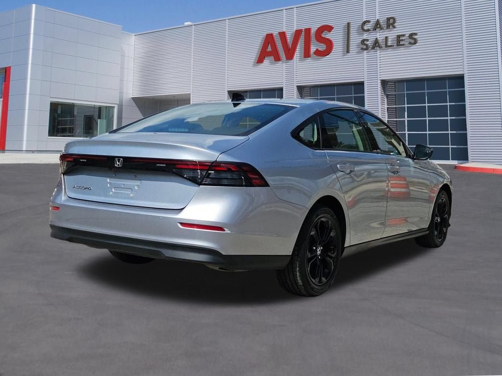 Used 2025 Honda Accord SE image 6