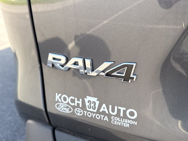 Used 2021 Toyota RAV4 Limited AWD/4WD image 18