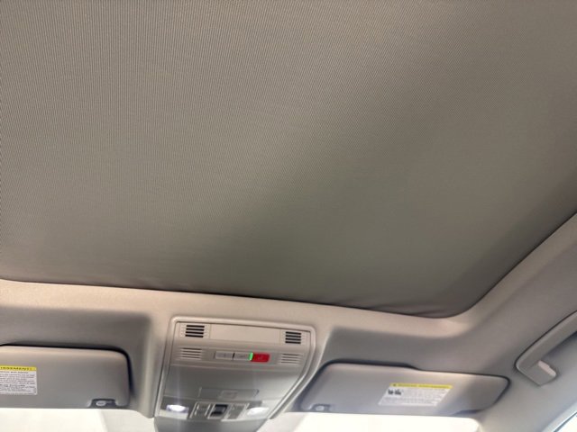 Used 2023 Volkswagen Taos SE w/ Panoramic Sunroof Package image 26