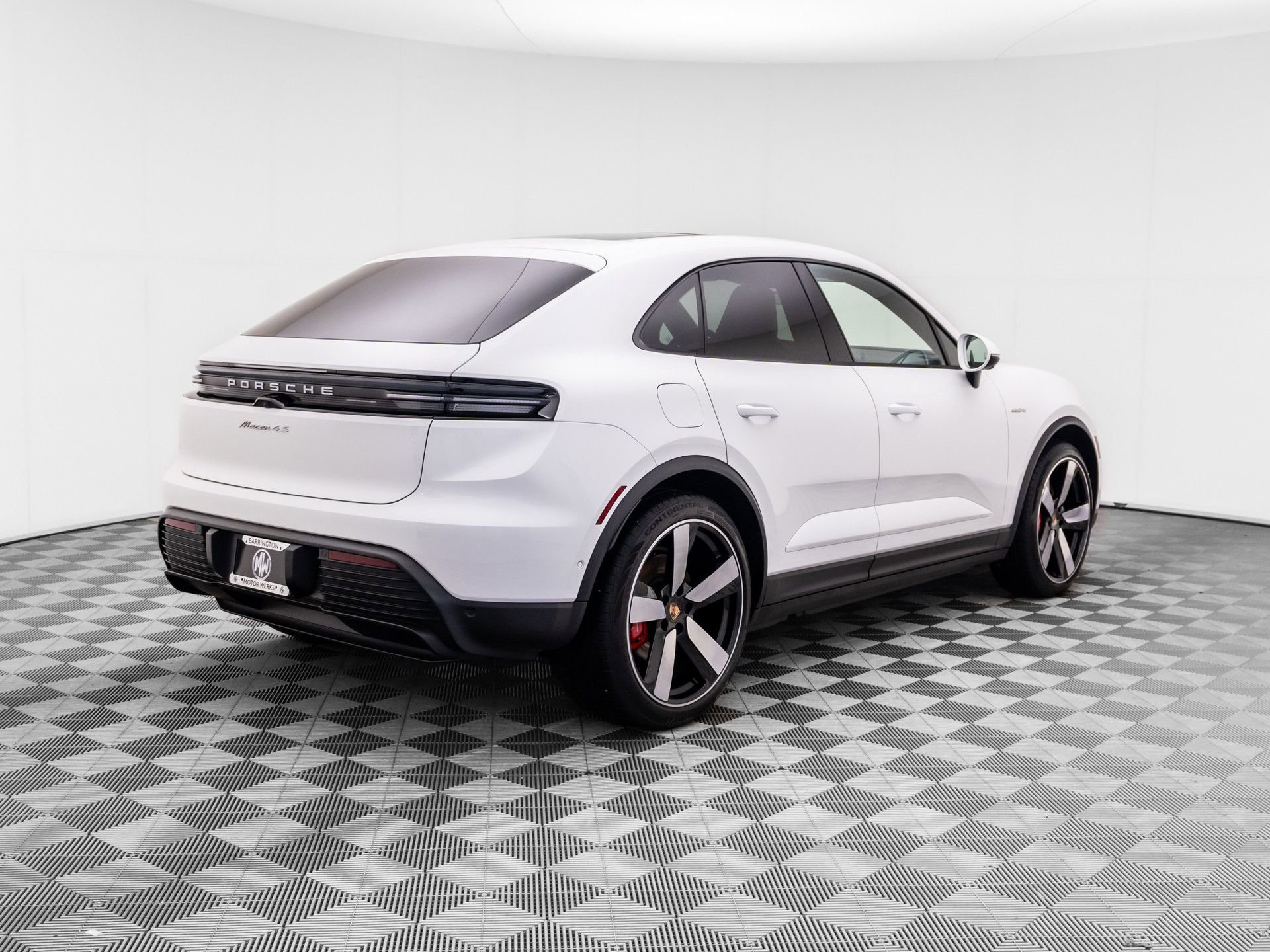 Certified 2025 Porsche Macan 4S Electric image 7