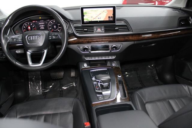 Used 2018 Audi Q5 2.0T Premium Plus w/ Premium Plus Package image 2
