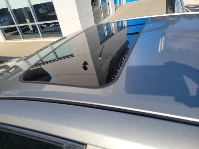 Used 2016 Toyota Camry XLE image 21