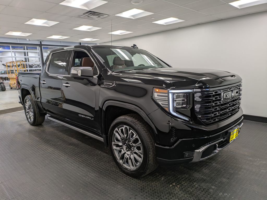 Used 2025 GMC Sierra 1500 Denali Ultimate image 3