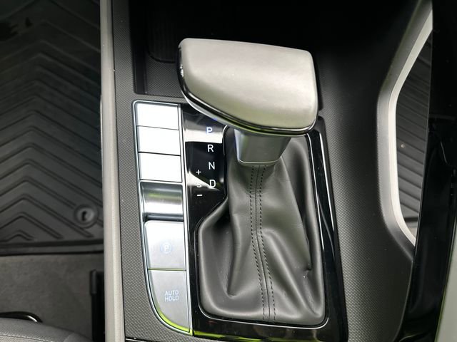 Certified 2025 Hyundai Elantra SEL image 17