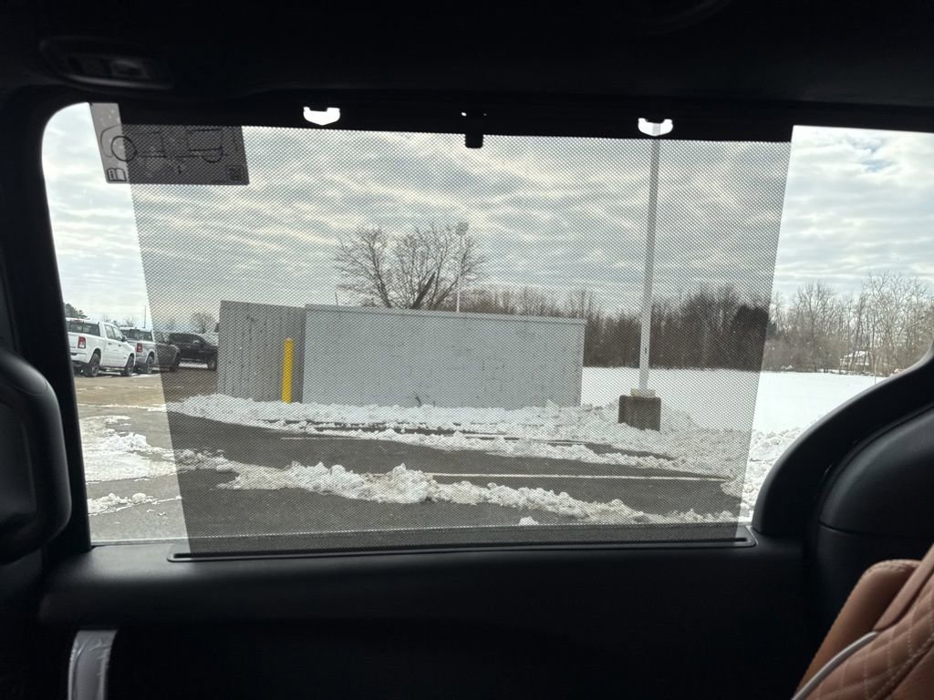 New 2026 Chrysler Pacifica Pinnacle image 44