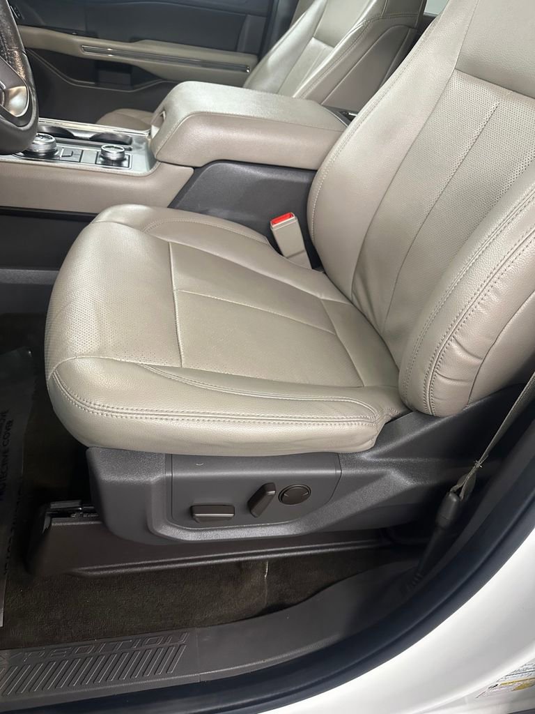 Used 2020 Ford Expedition XLT w/ Equipment Group 202A image 15