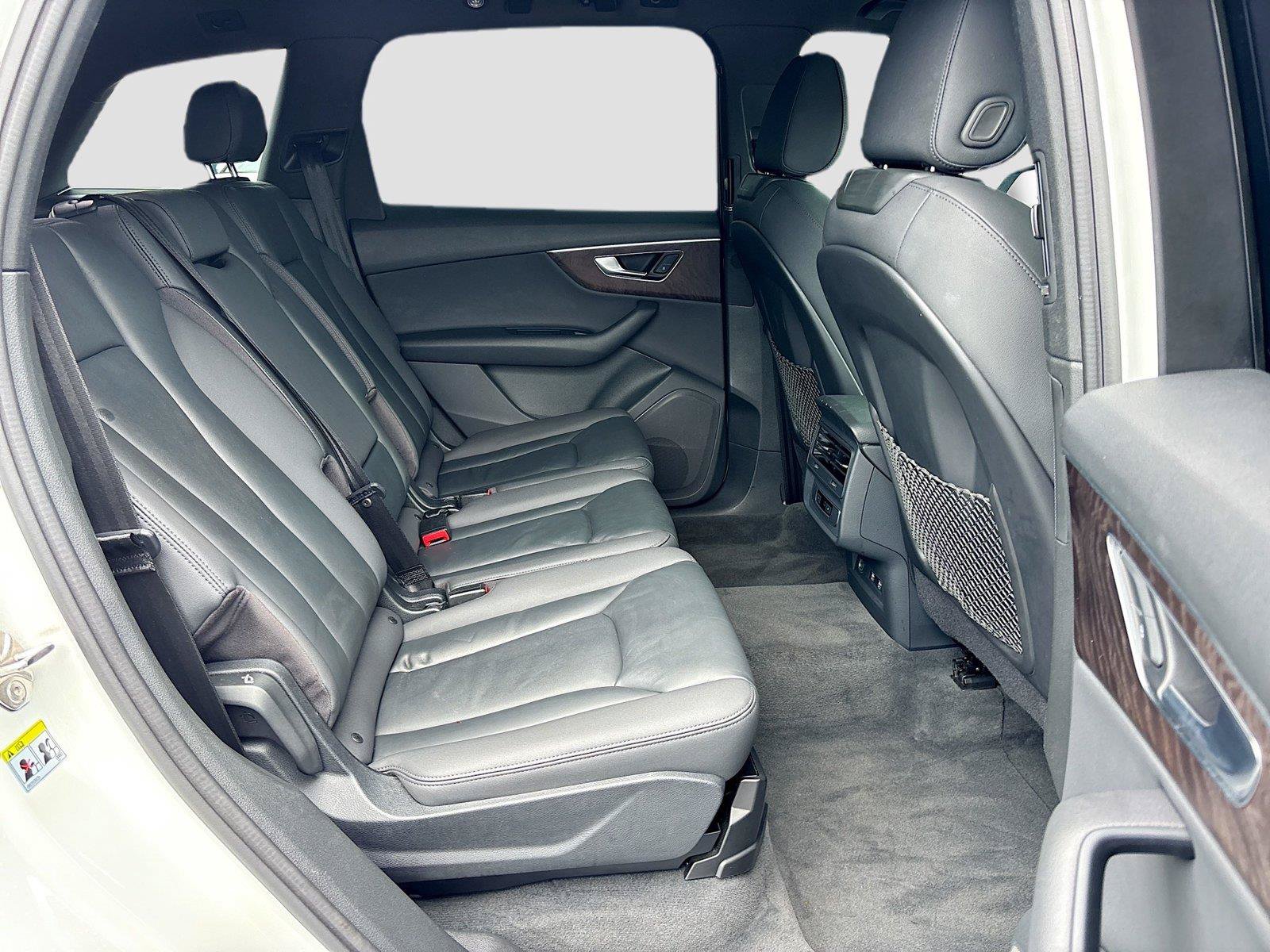 Used 2020 Audi Q7 2.0T Premium w/ Convenience Package AWD/4WD image 32