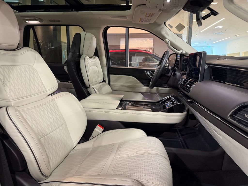 Used 2022 Lincoln Navigator L Black Label AWD/4WD image 27