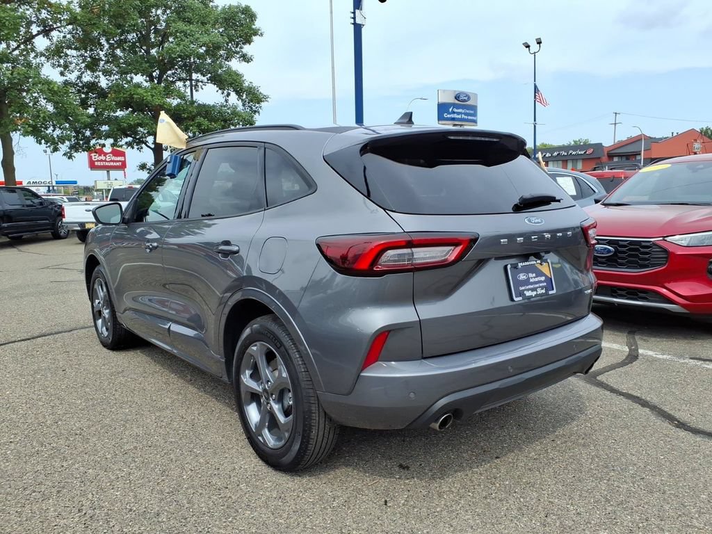 Certified 2024 Ford Escape ST-Line w/ Tech Pack #1 AWD/4WD image 9