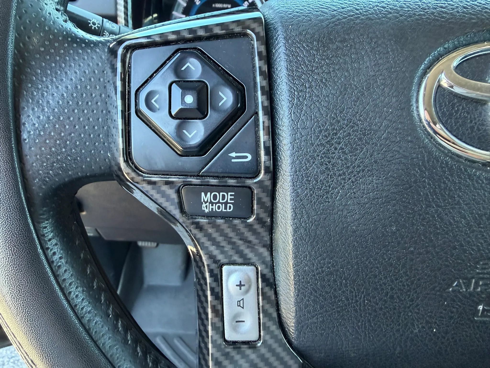Used 2016 Toyota 4Runner SR5 AWD/4WD image 32