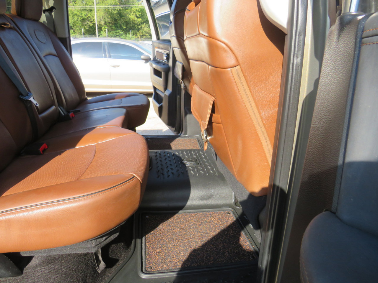 Used 2015 RAM 1500 Laramie Longhorn w/ Convenience Group image 34