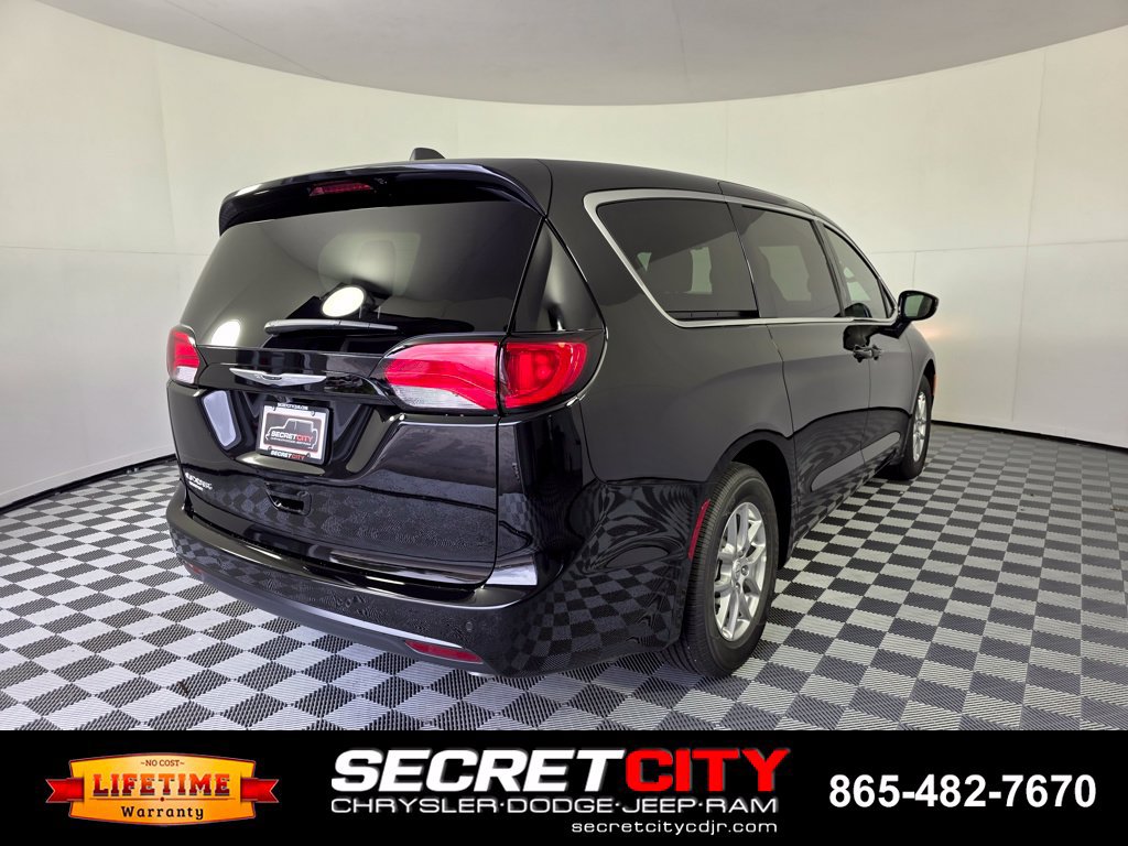 New 2026 Chrysler Voyager LX FWD image 8