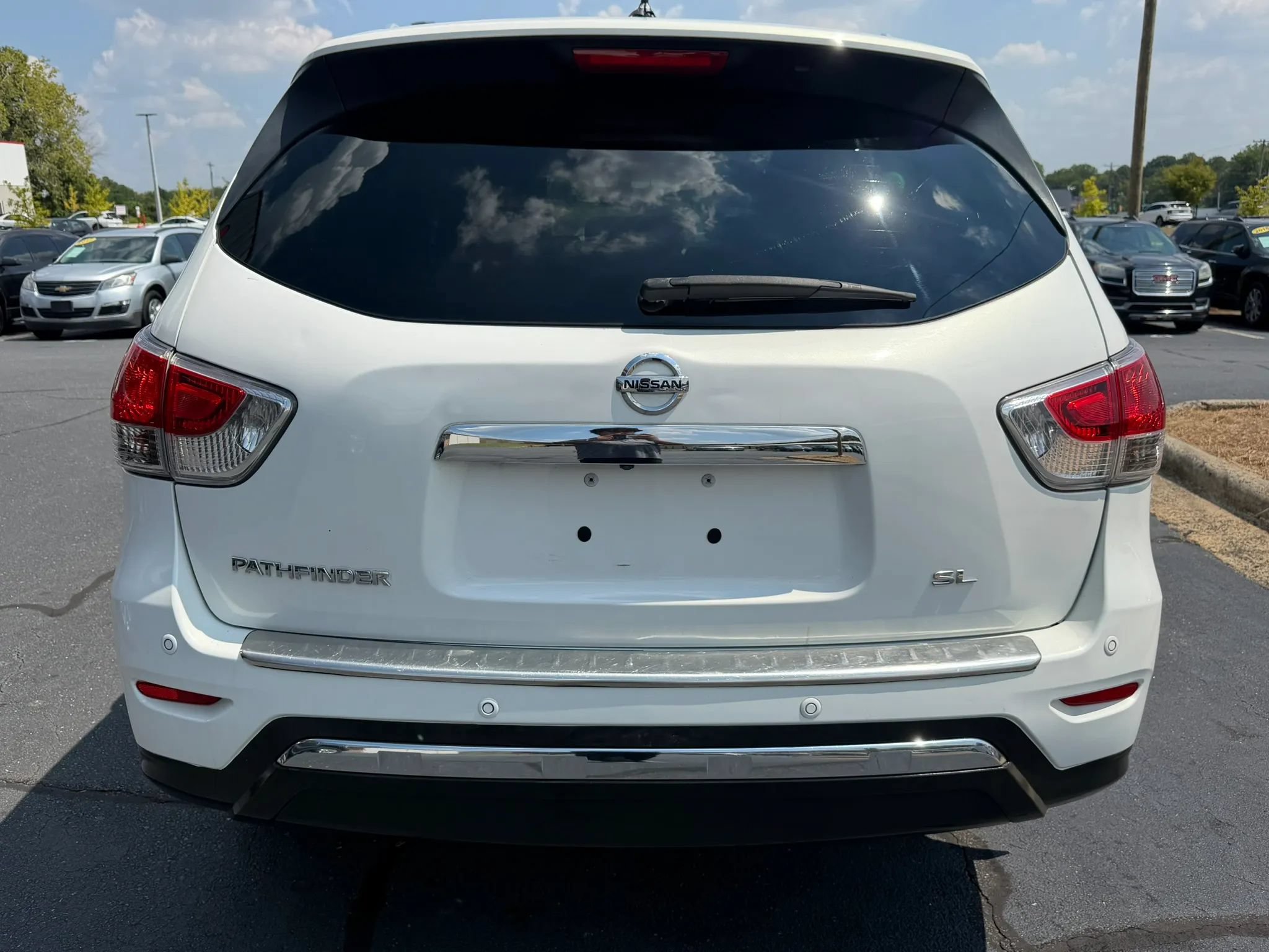 Used 2014 Nissan Pathfinder SL FWD image 6