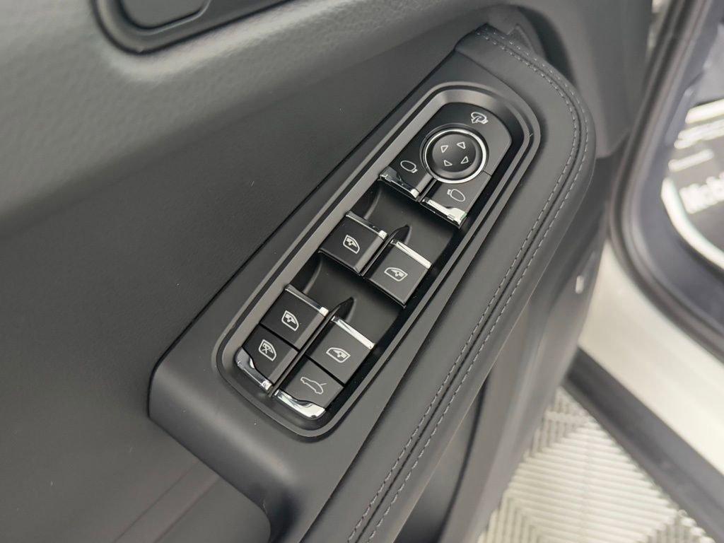 New 2026 Porsche Macan Turbo image 27