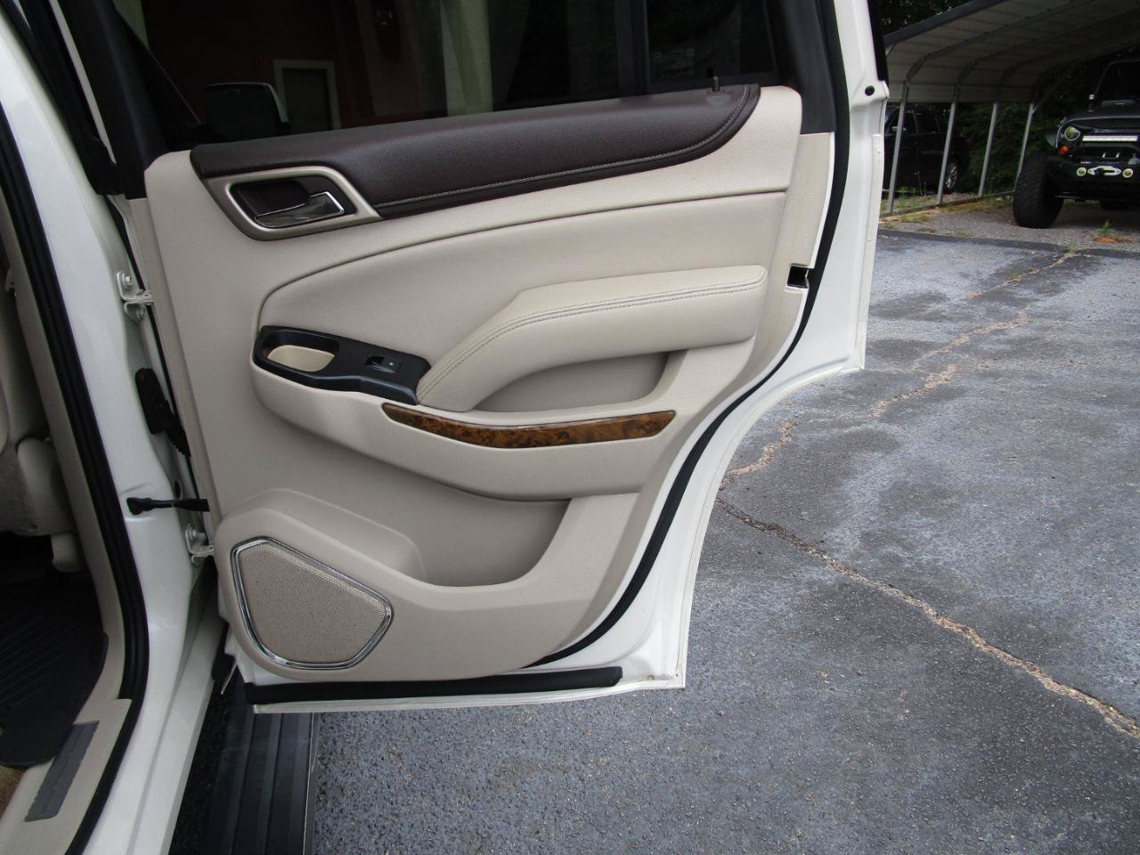 Used 2015 GMC Yukon Denali w/ Touring Package RWD image 34