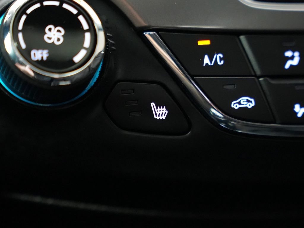 Used 2018 Chevrolet Cruze LT w/ Sun And Sound Package FWD image 25