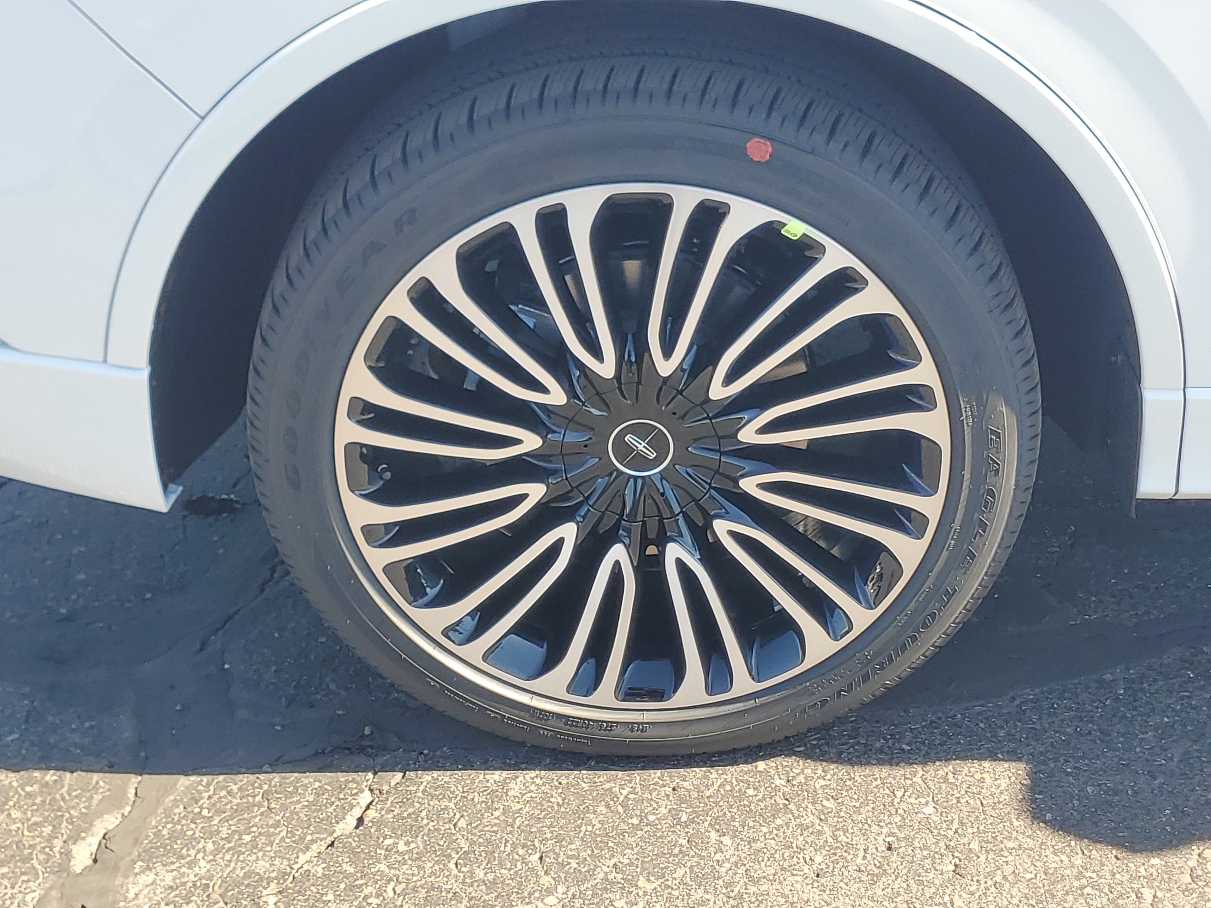 New 2026 Lincoln Aviator Black Label AWD/4WD image 5