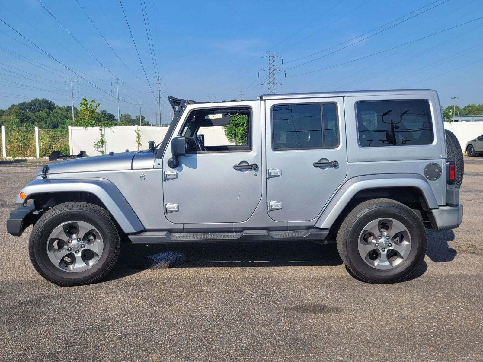 Used 2018 Jeep Wrangler Unlimited Sahara w/ Max Tow Package image 5