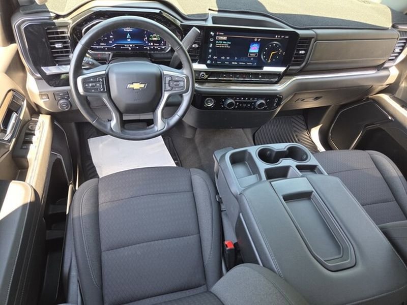 Used 2023 Chevrolet Silverado 1500 LT AWD/4WD image 10