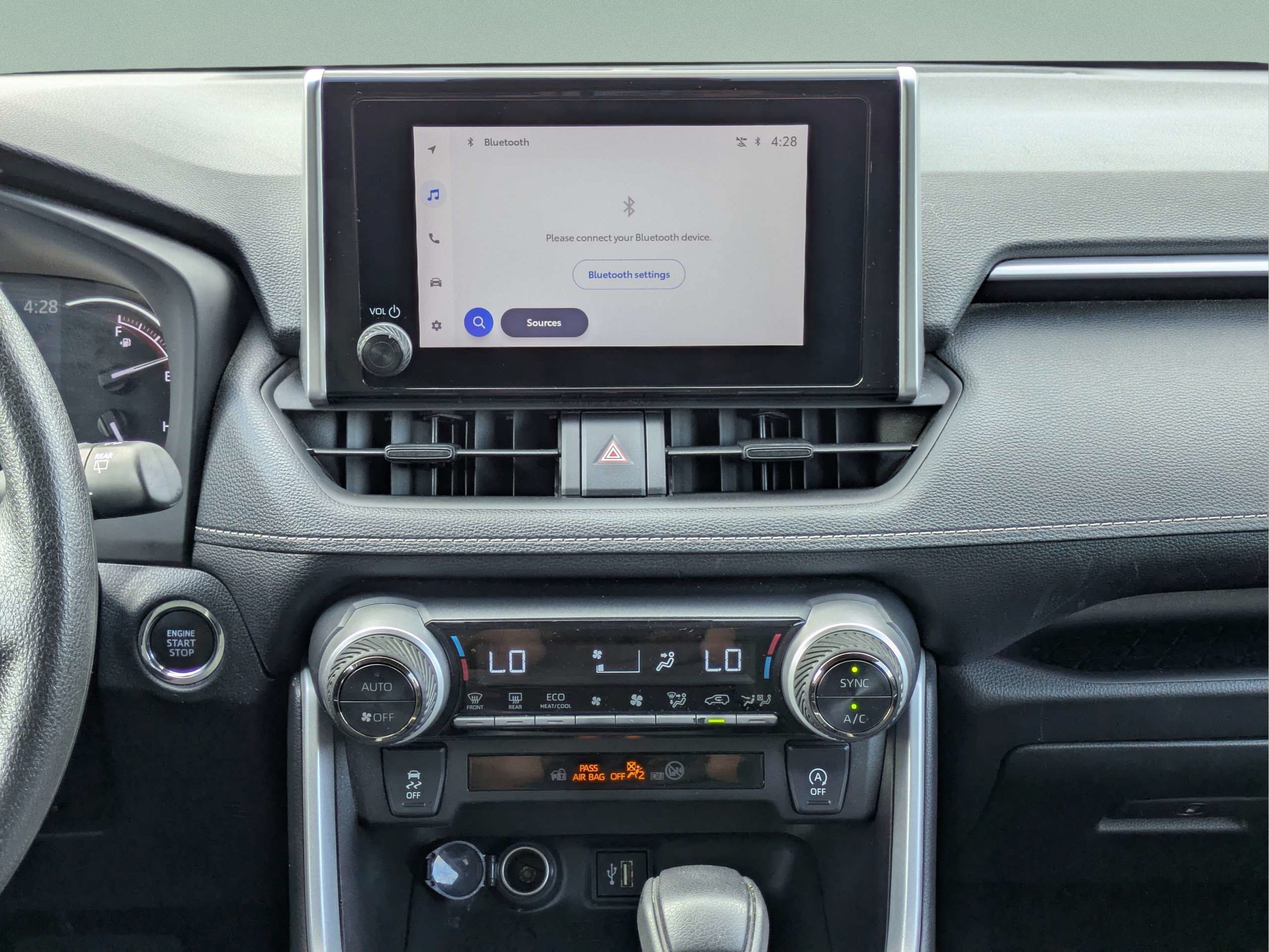 Used 2024 Toyota RAV4 XLE FWD image 14
