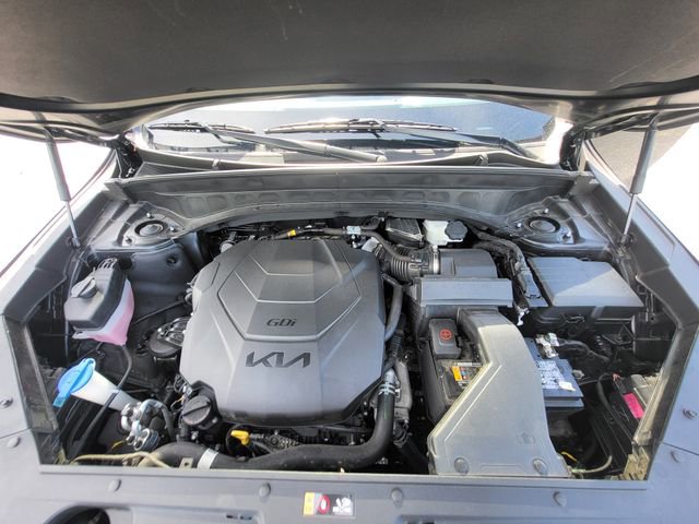 Used 2024 Kia Telluride EX w/ EX Captain's Chair Package image 10