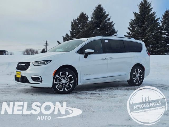 New 2026 Chrysler Pacifica Pinnacle w/ Trailer Tow Group
