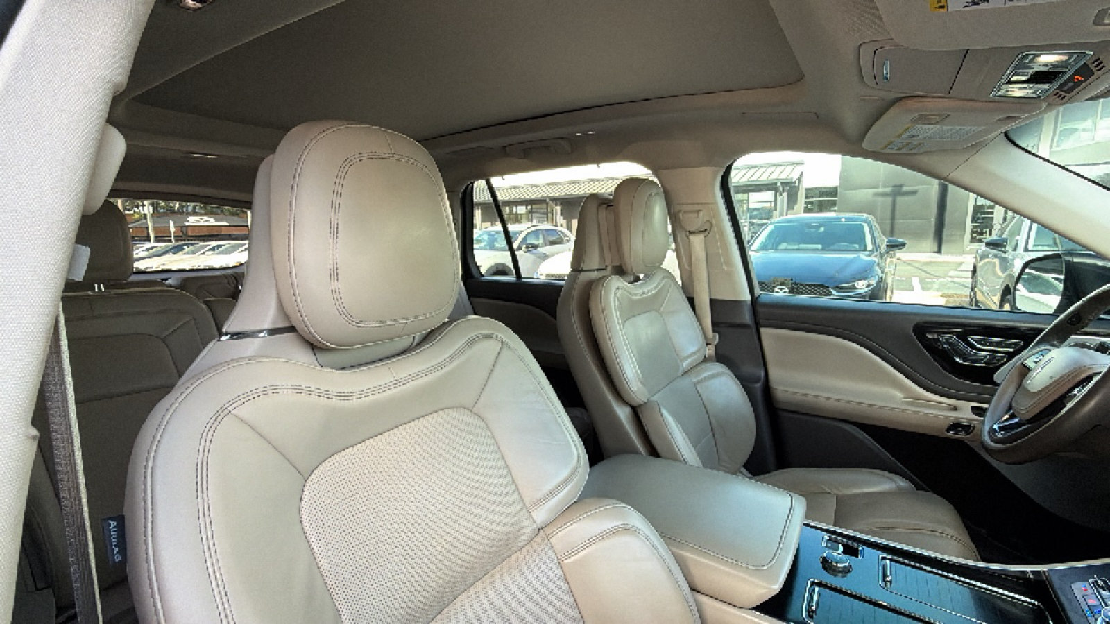 Used 2020 Lincoln Aviator Reserve w/ Equipment Group 201A RWD image 31