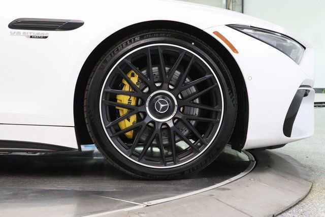 Used 2022 Mercedes-Benz SL 55 AMG 4MATIC w/ Driver Assistance Package image 15