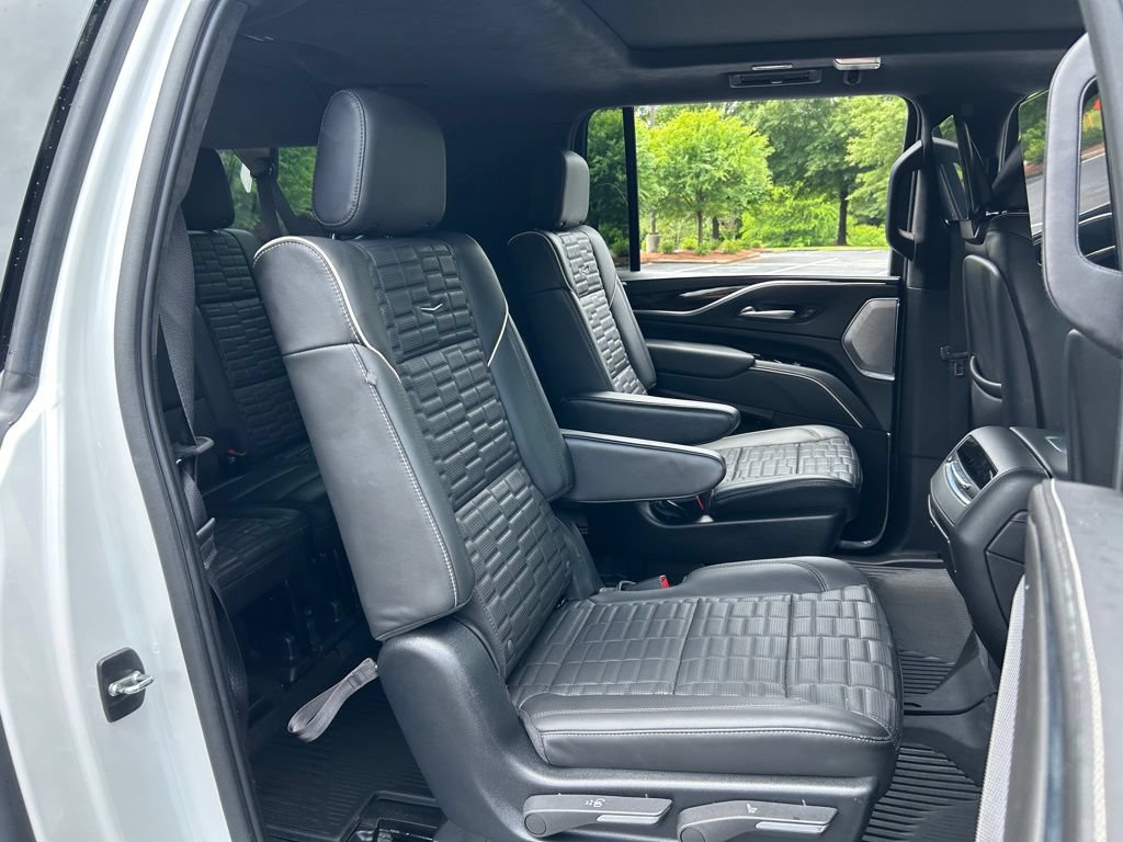 Used 2023 Cadillac Escalade ESV Sport Platinum w/ LPO, ONYX Package AWD/4WD image 52
