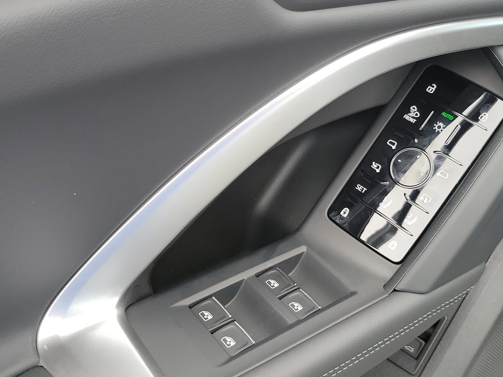 New 2025 Audi Q5 Premium Plus image 18