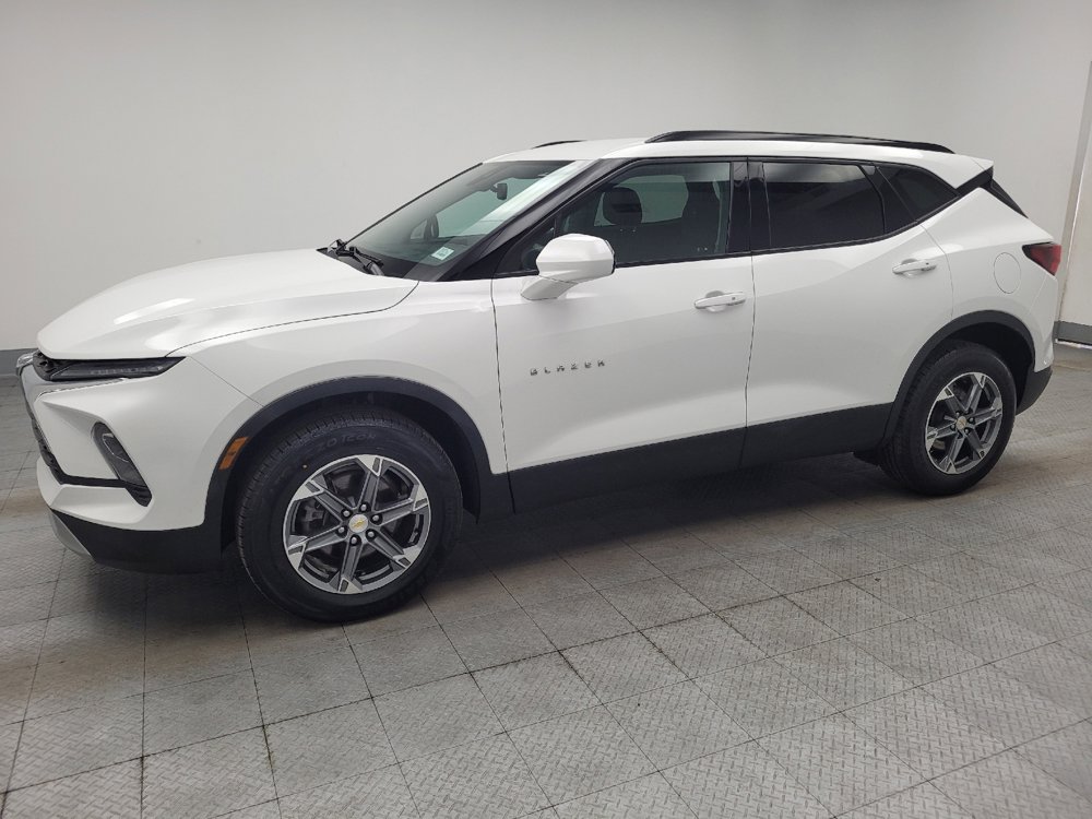 Used 2024 Chevrolet Blazer LT w/ Convenience Package FWD image 2