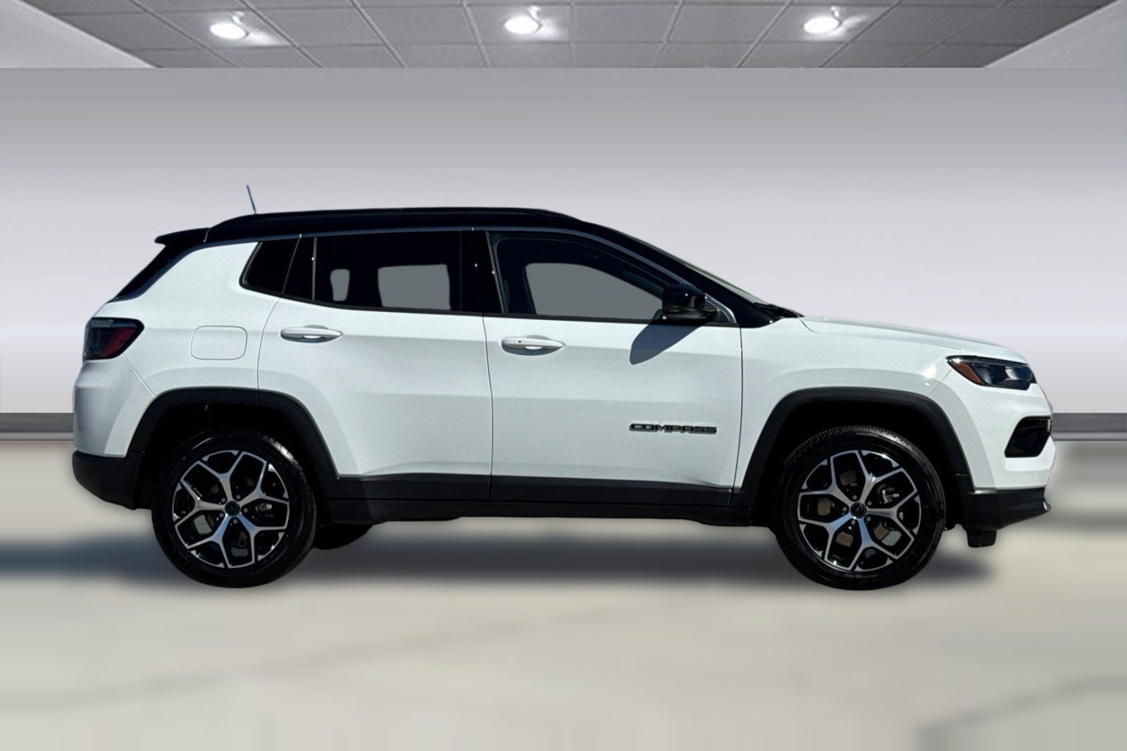 Used 2025 Jeep Compass Limited image 2