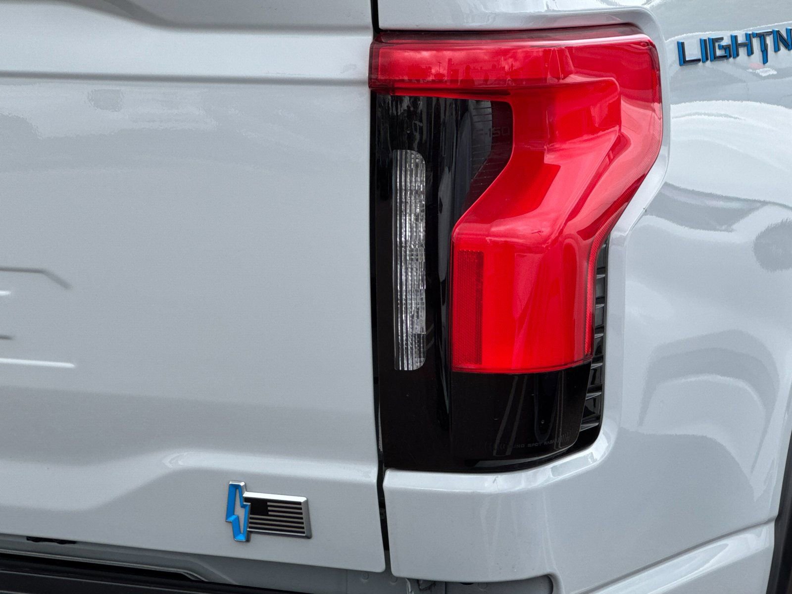Used 2024 Ford F150 Lightning Pro image 33