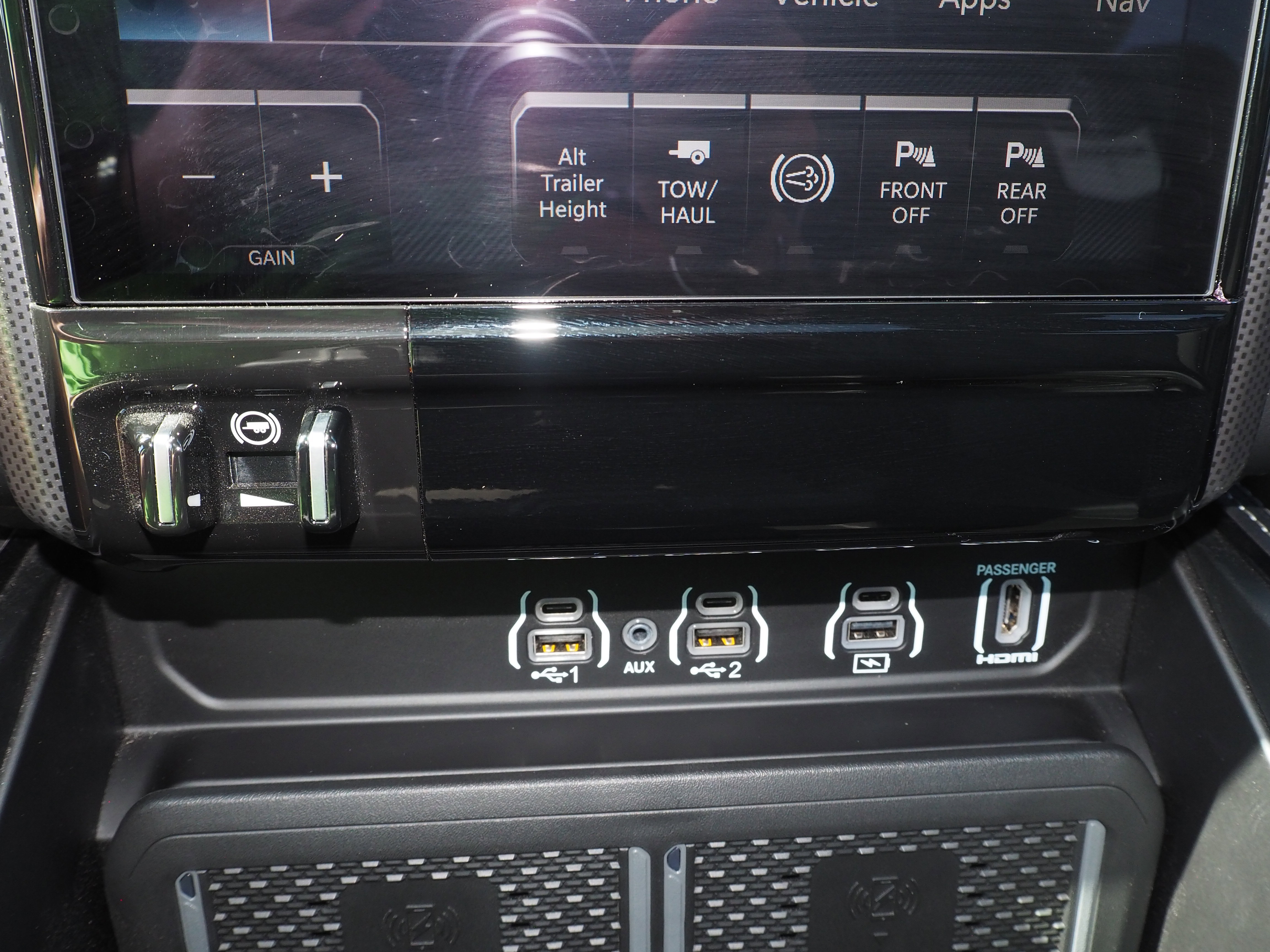 New 2025 RAM 3500 Limited image 35