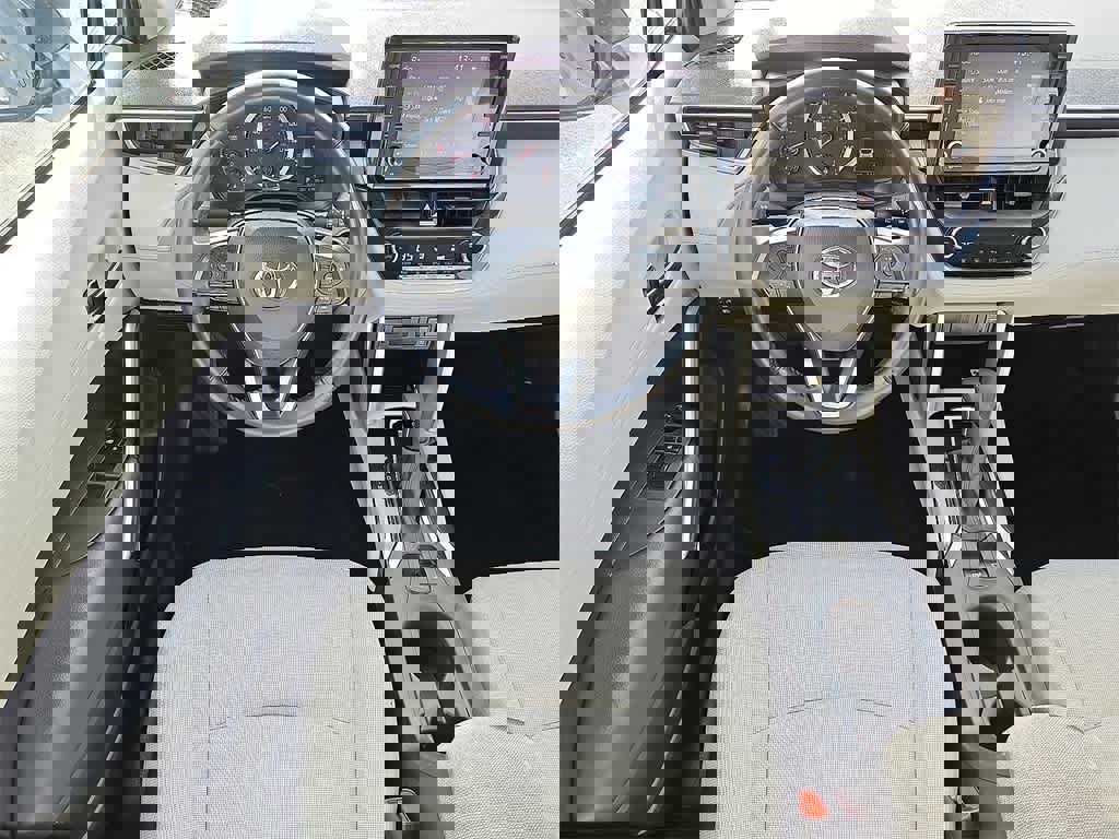 Used 2022 Toyota Corolla Cross LE image 10