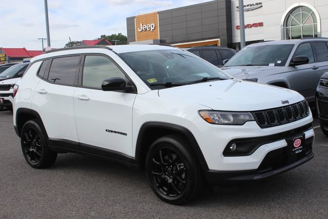 Used 2025 Jeep Compass Latitude w/ Convenience Group