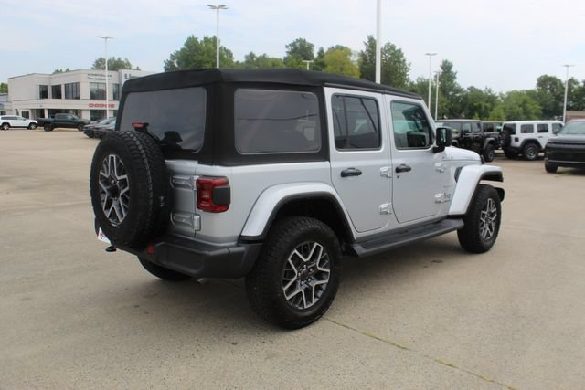 Used 2024 Jeep Wrangler Unlimited Sahara w/ Technology Group AWD/4WD image 5