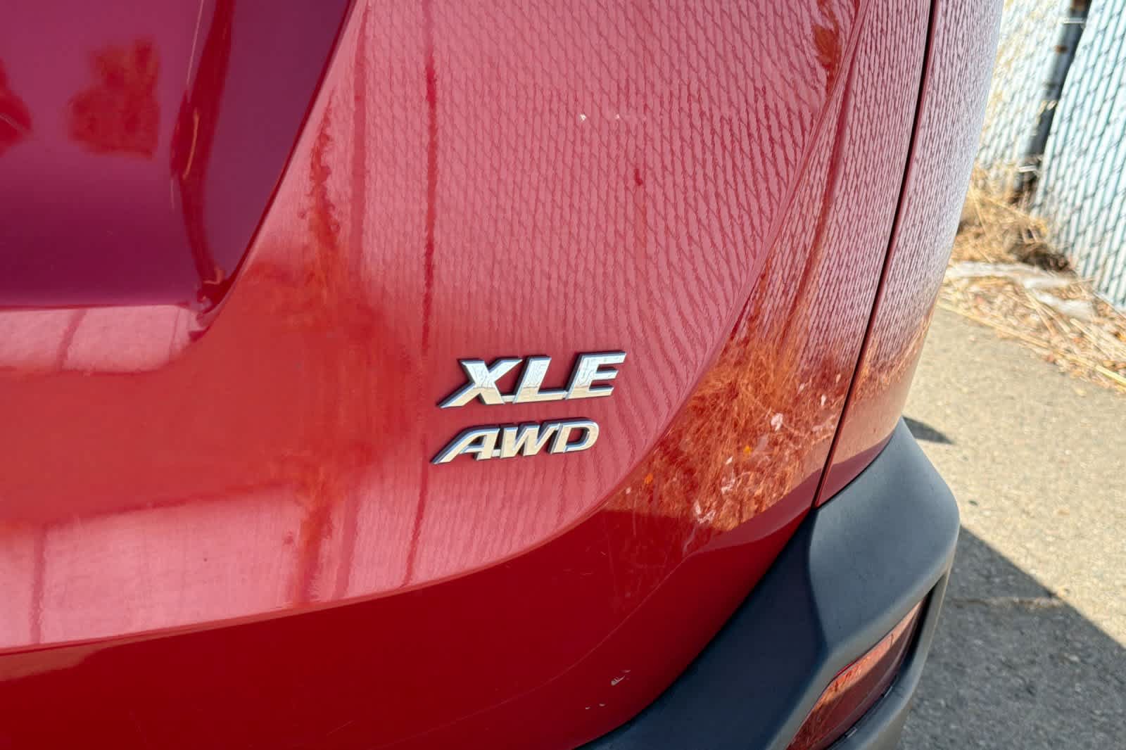 Used 2015 Toyota RAV4 XLE AWD/4WD image 24