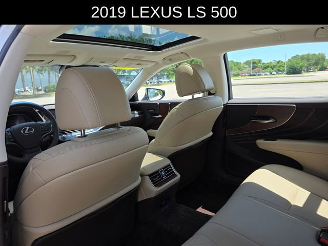 Used 2019 Lexus LS 500 w/ Accessory Package (Z2) RWD image 18