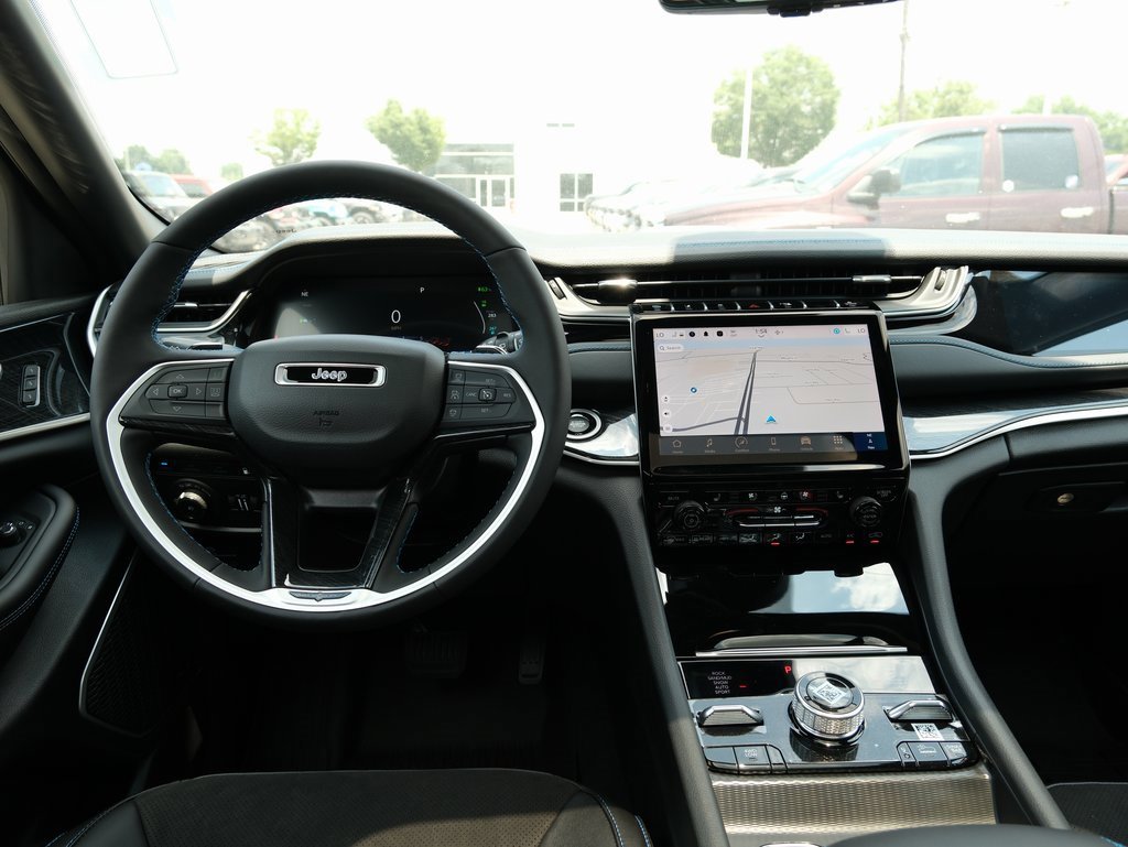 Used 2024 Jeep Grand Cherokee Trailhawk w/ Luxury Tech Group III image 5