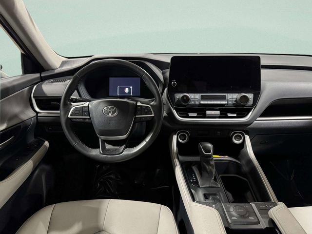 Used 2024 Toyota Grand Highlander AWD image 12