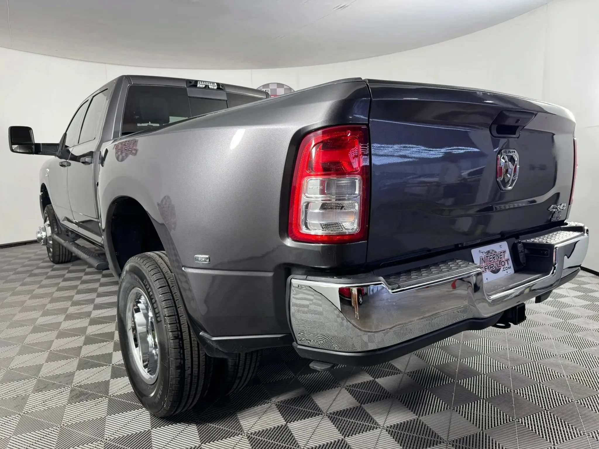 Used 2024 RAM 3500 Tradesman w/ Chrome Appearance Group AWD/4WD image 25