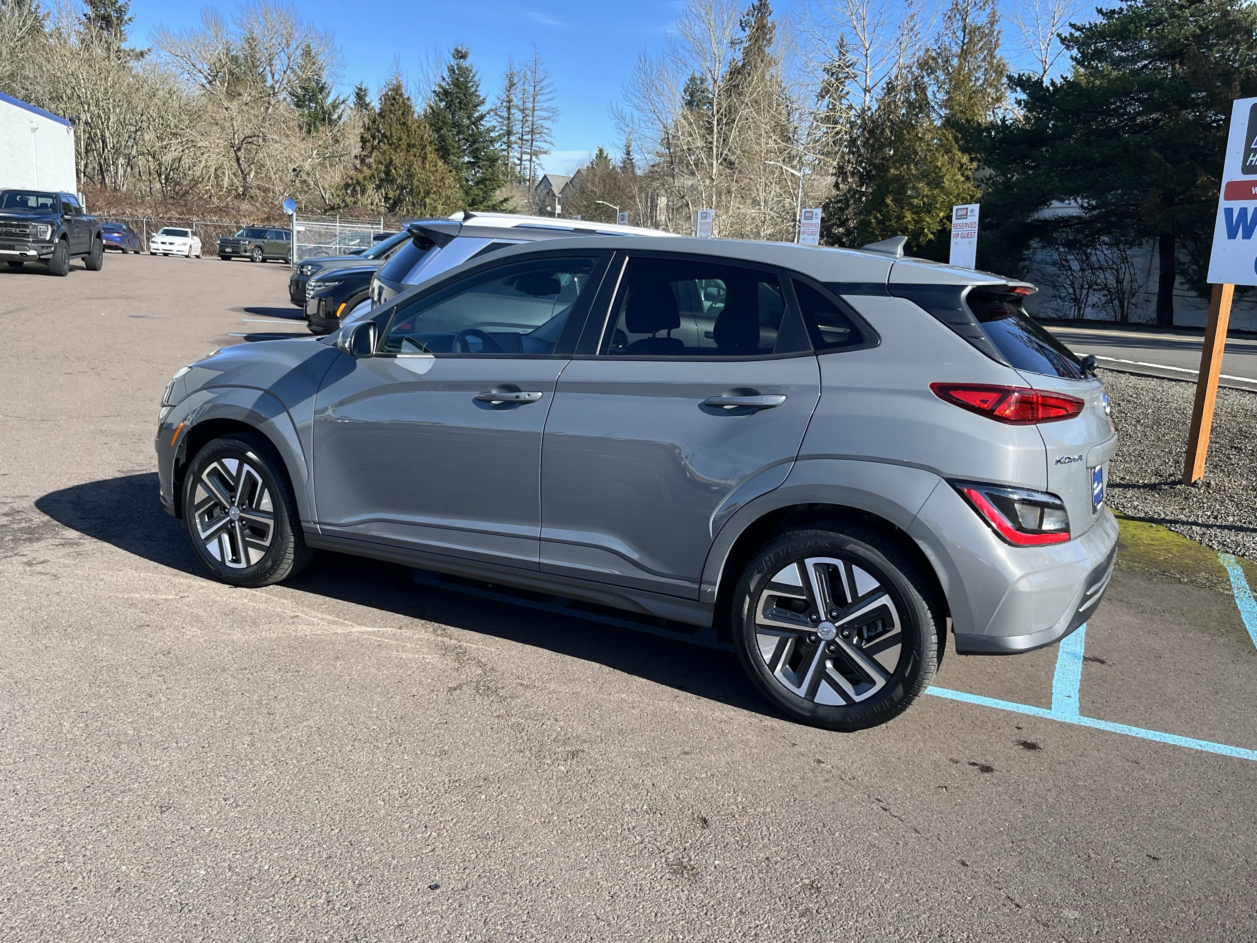Certified 2023 Hyundai Kona SE w/ Cargo Package image 3